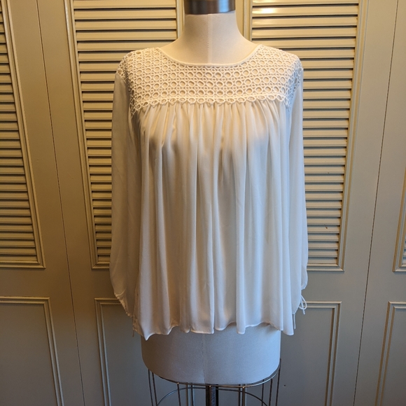 White Flowy Blouse - Picture 2 of 6